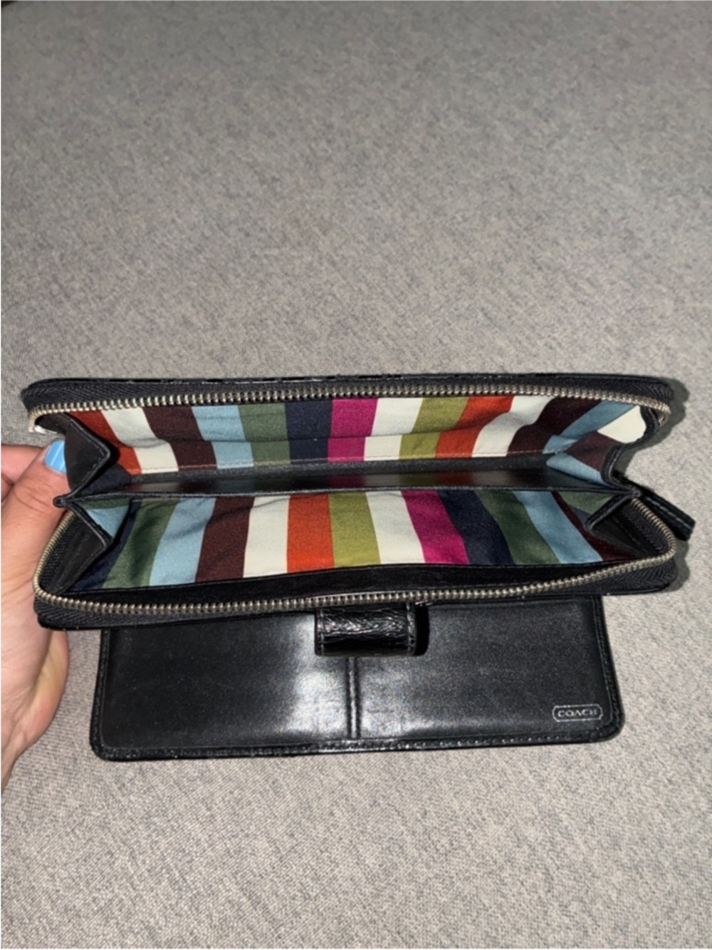 Coach Legacy Signature Canvas Continental wallet in Black and Tan - Picture 5 of 6